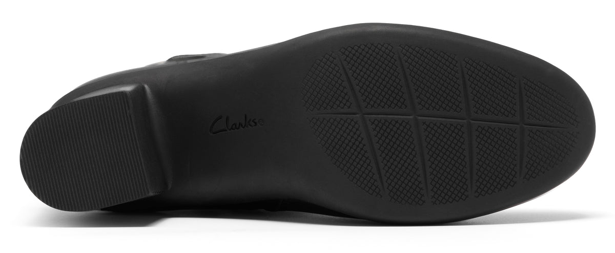 Women’s Clarks Shaya Style Waterproof – Polished Comfort for Every Occasion