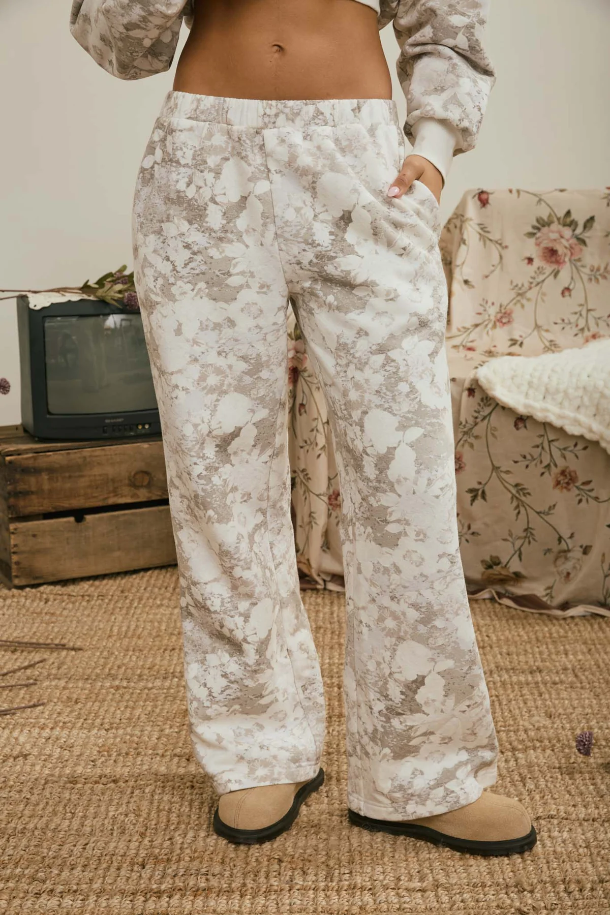 Blu Pepper Field of Dreams Sweatpants – Floral Wide-Leg Lounge Pants