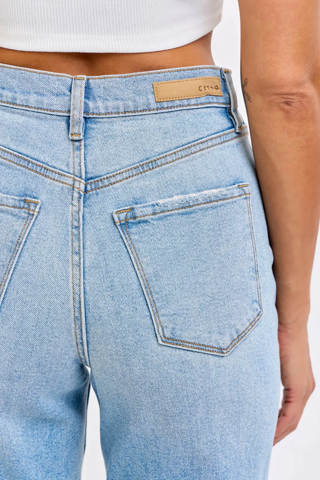 Cello Diana Super High Dad Jeans w/Mini Slit – Vintage & Chic Style    WAT? JEANS & CELLO JEANS