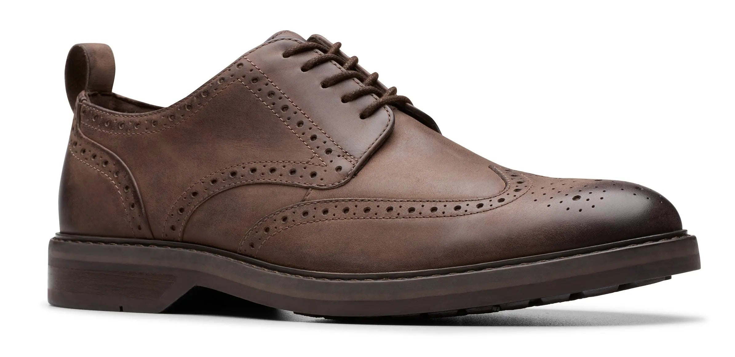 Men's Clarks Aldwin Limit – Distressed Leather Oxford Shoes    CLARKS
