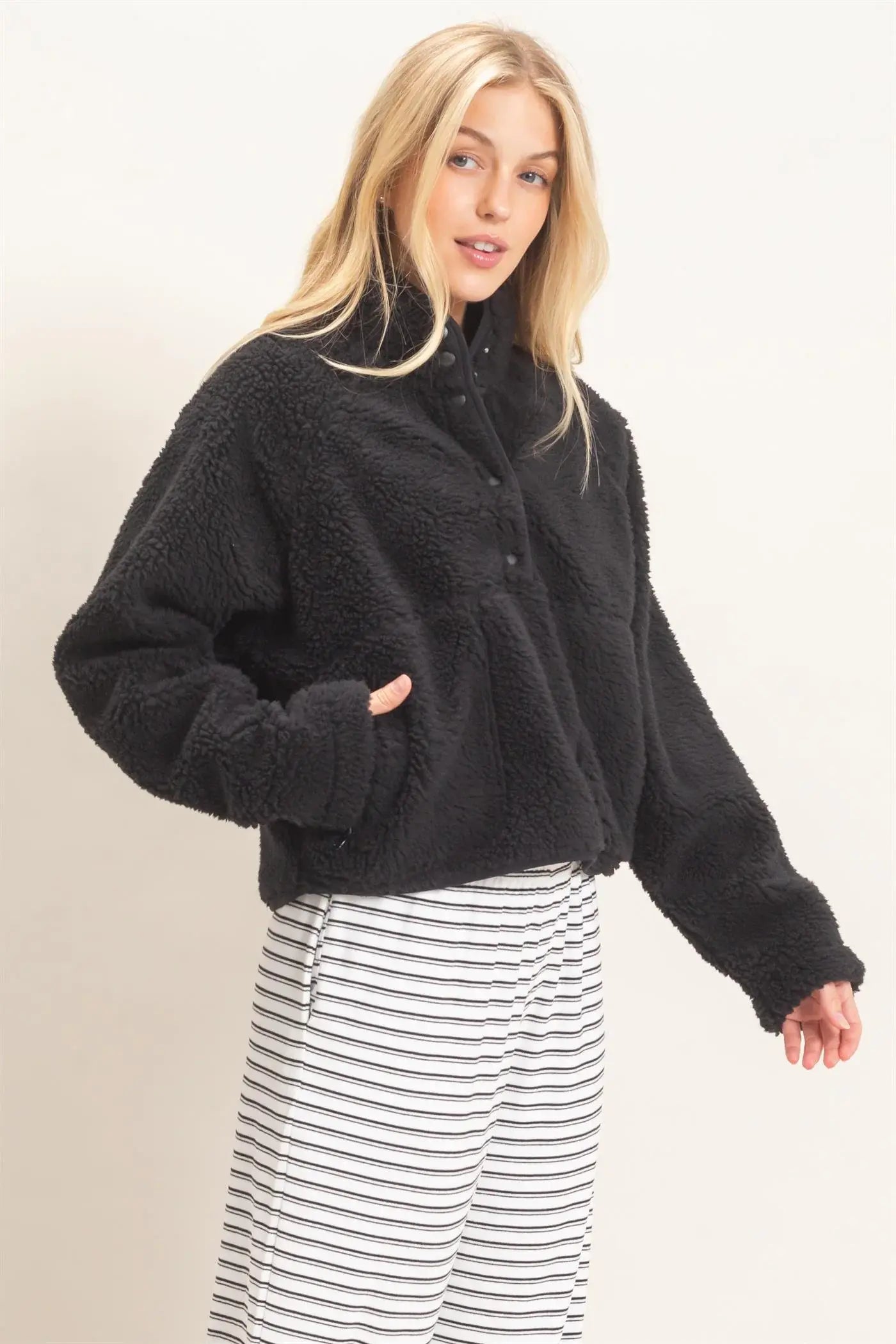 Hyfive Cabin Fever Sherpa Jacket – Cozy Warmth with an Outdoorsy Feel