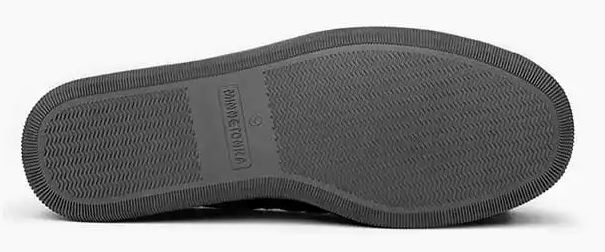 Men’s Minnetonka Sheepskin Hardsole Slipper – Classic Comfort Indoors and Out