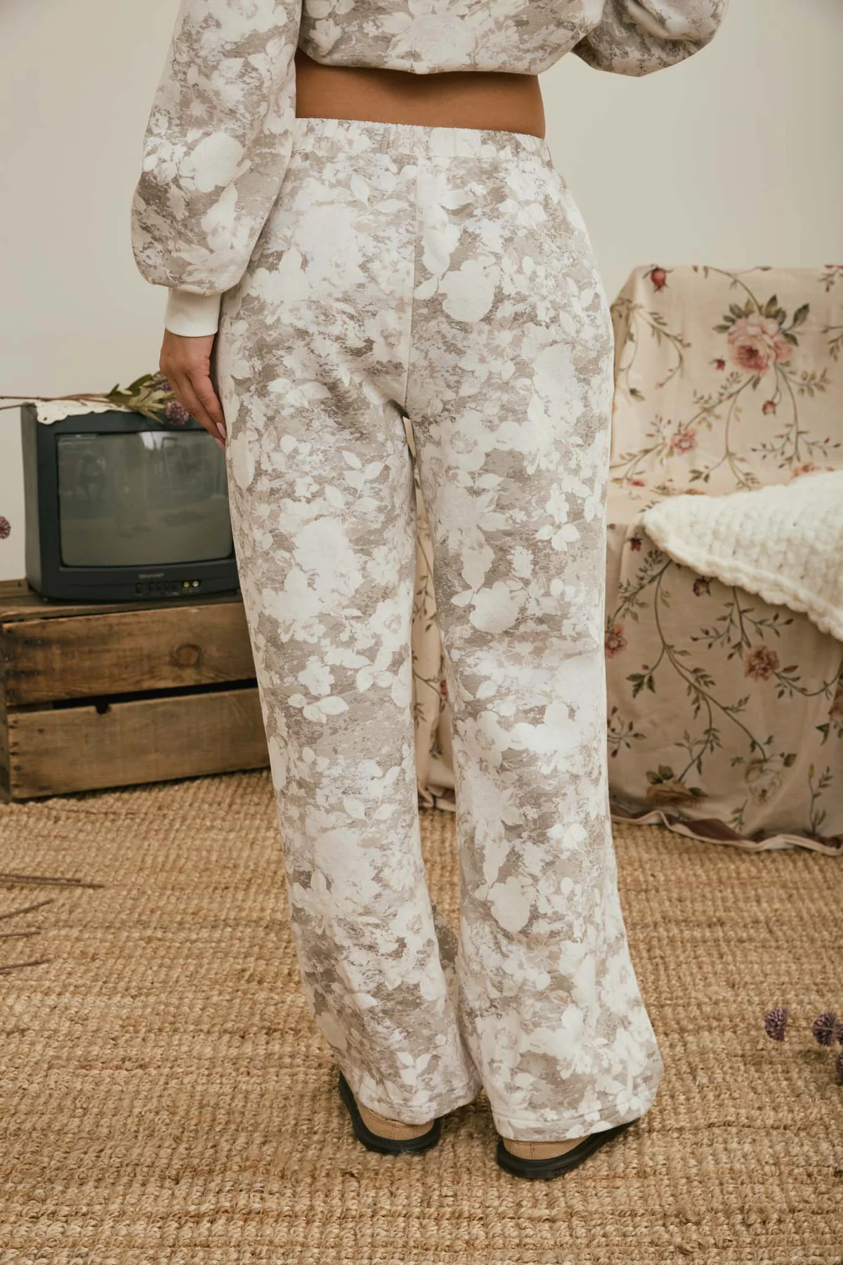 Blu Pepper Field of Dreams Sweatpants – Floral Wide-Leg Lounge Pants