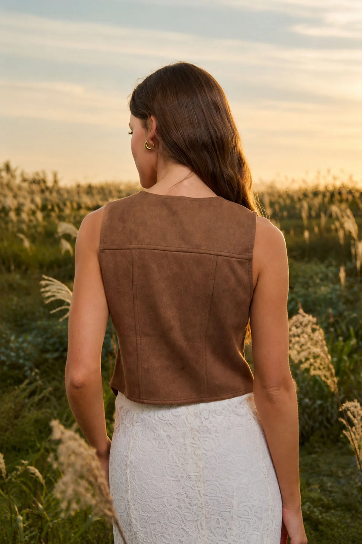HORSE SHOE EMBROIDERY FRONT TIE SUEDE VEST    BLU PEPPER