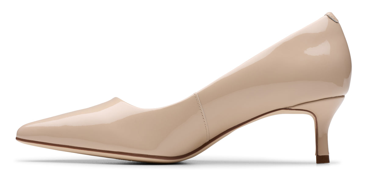 Women’s Clarks Zarey Court – Timeless Elegance with Modern Comfort