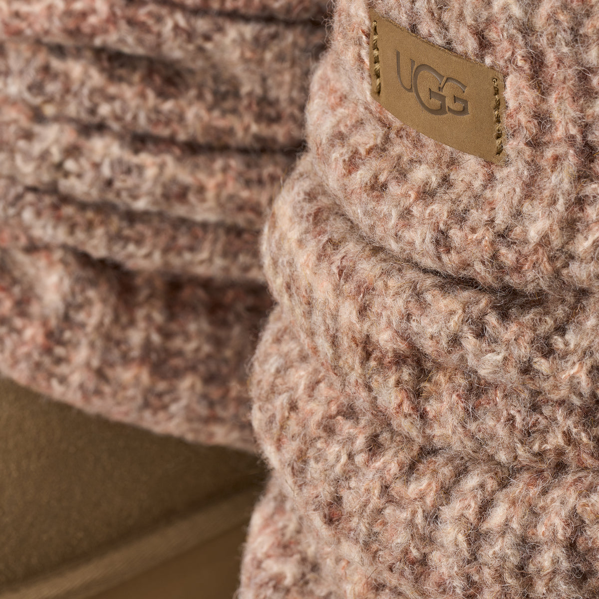 UGG Women’s Classic Mini Dipper Legwarmer – Iconic Comfort with a Modern Twist