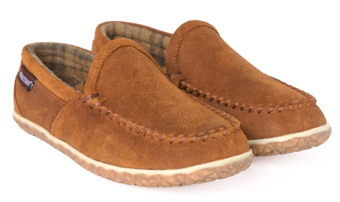 Men’s Minnetonka Tilden – Everyday Comfort from Home to Town